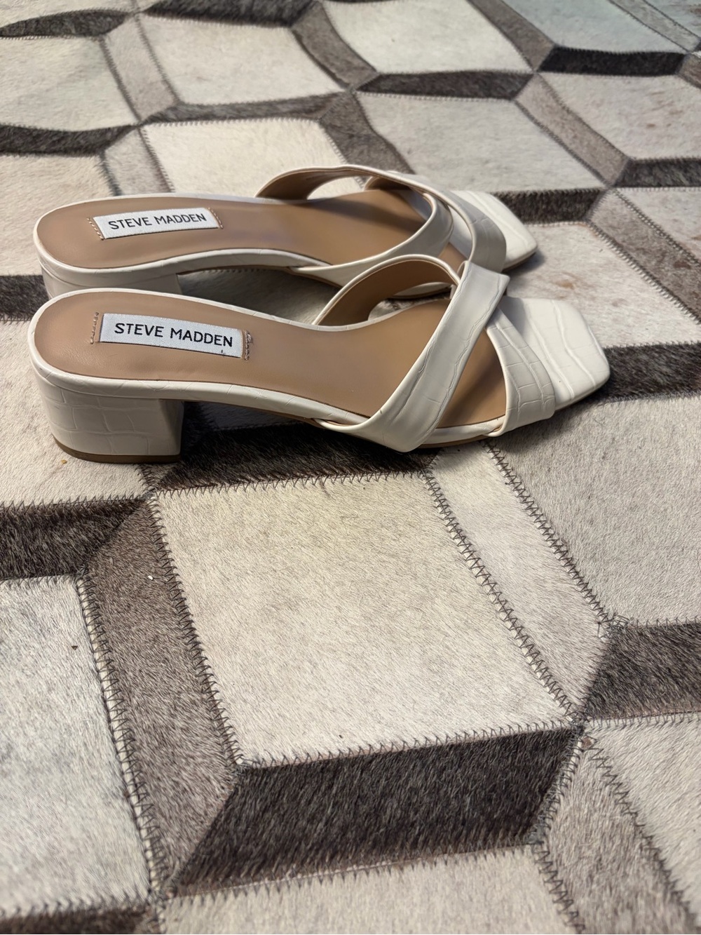 Steve Madden Gaia Bone Croc-Embossed Block Heel Sandals 8.5 - Picture 3 of 5
